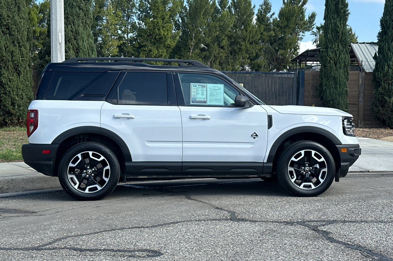 Used 2024 Ford Bronco Sport Outer Banks w/ Tech Package AWD/4WD image 3
