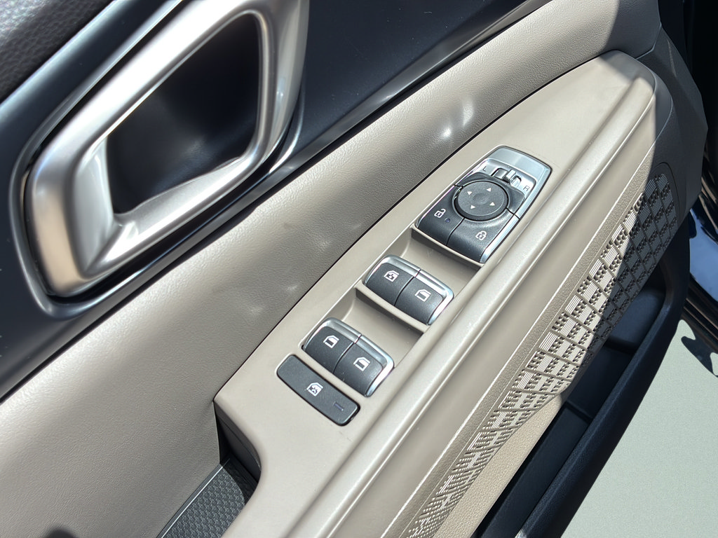 New 2026 Kia Carnival FWD image 21