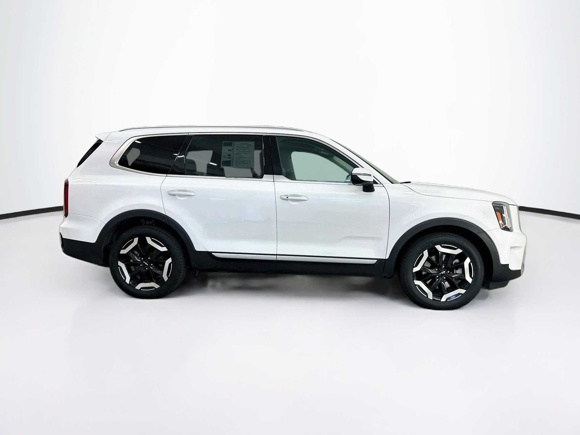 Used 2025 Kia Telluride S AWD/4WD image 10