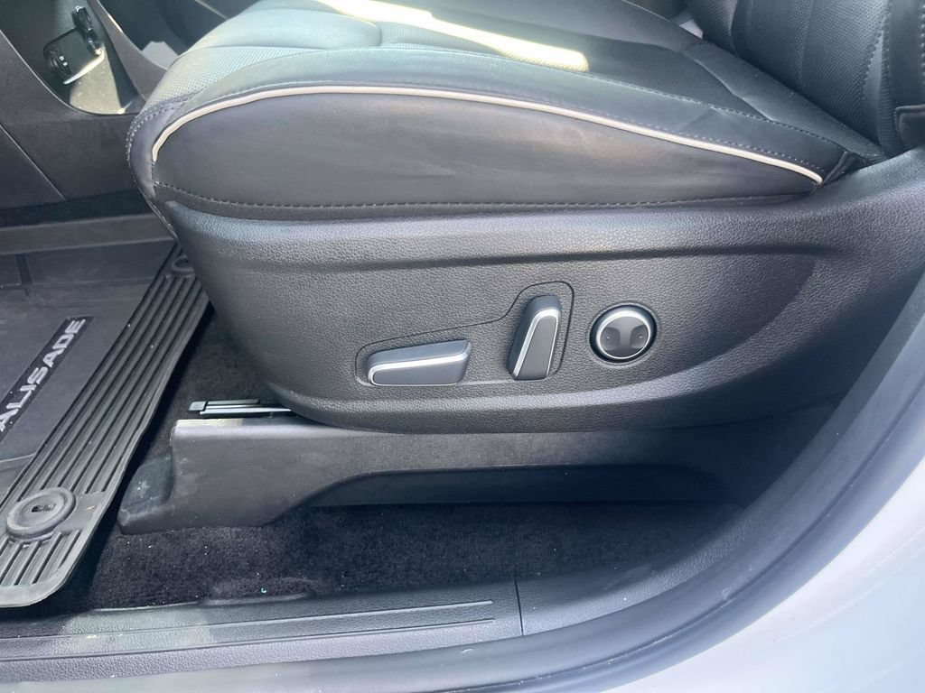 Certified 2025 Hyundai Palisade SEL FWD image 16