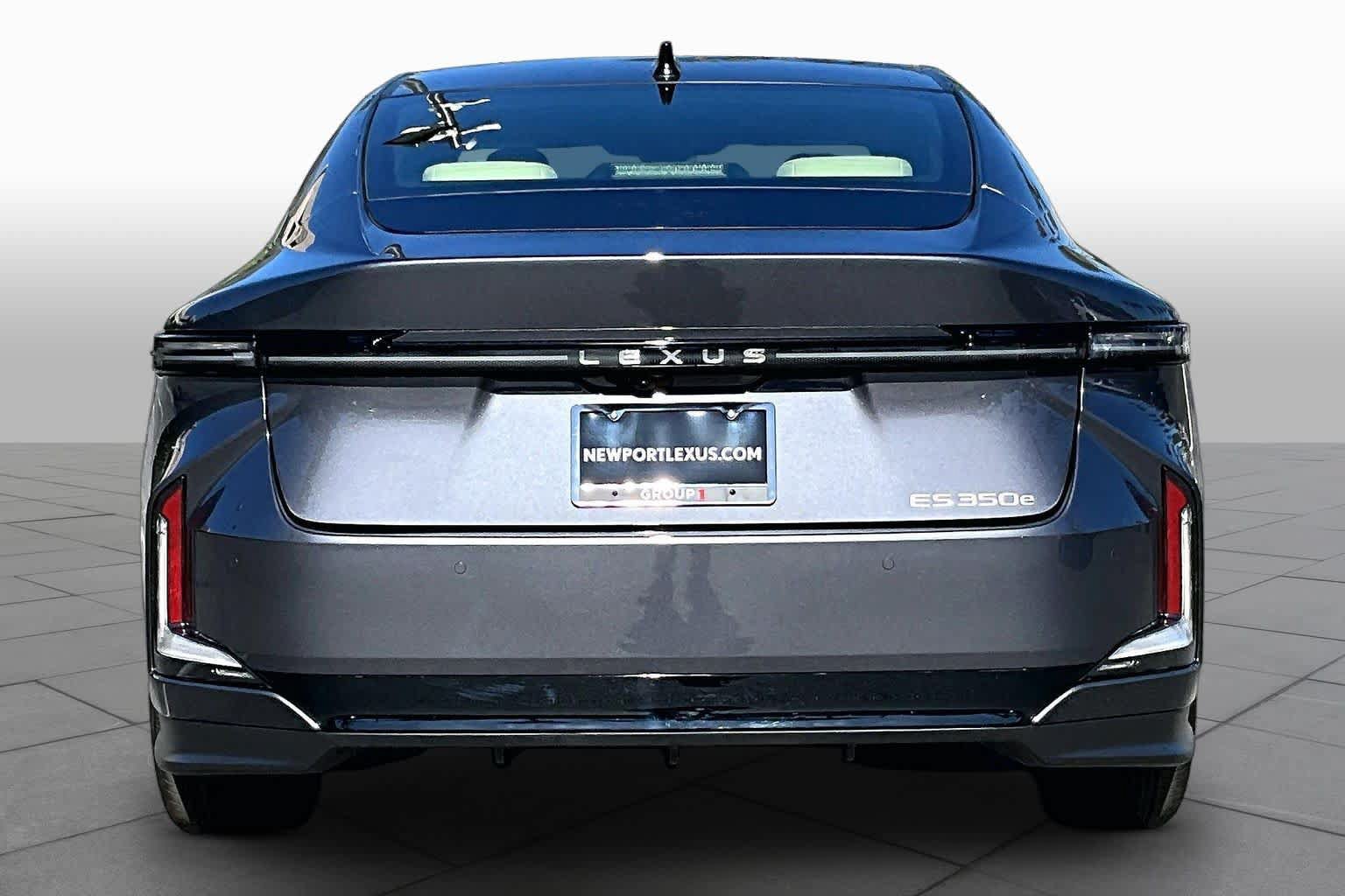 New 2026 Lexus ES 350e w/ Convenience Package FWD image 4