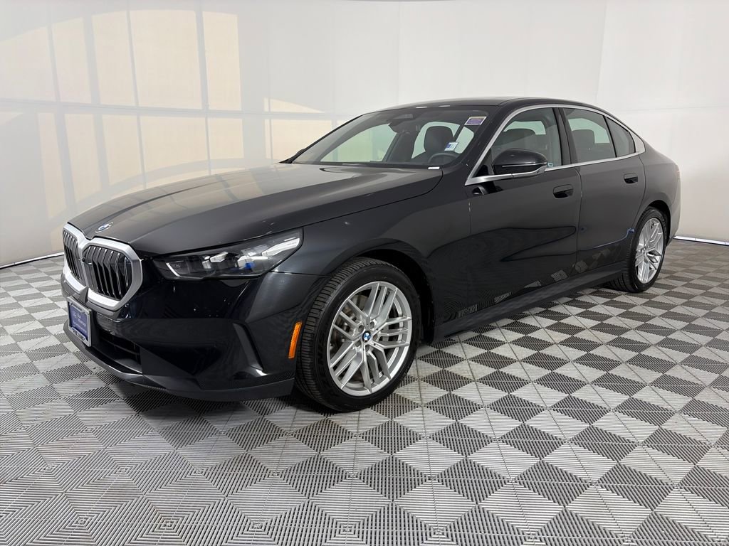 Used 2024 BMW 530i xDrive video 3