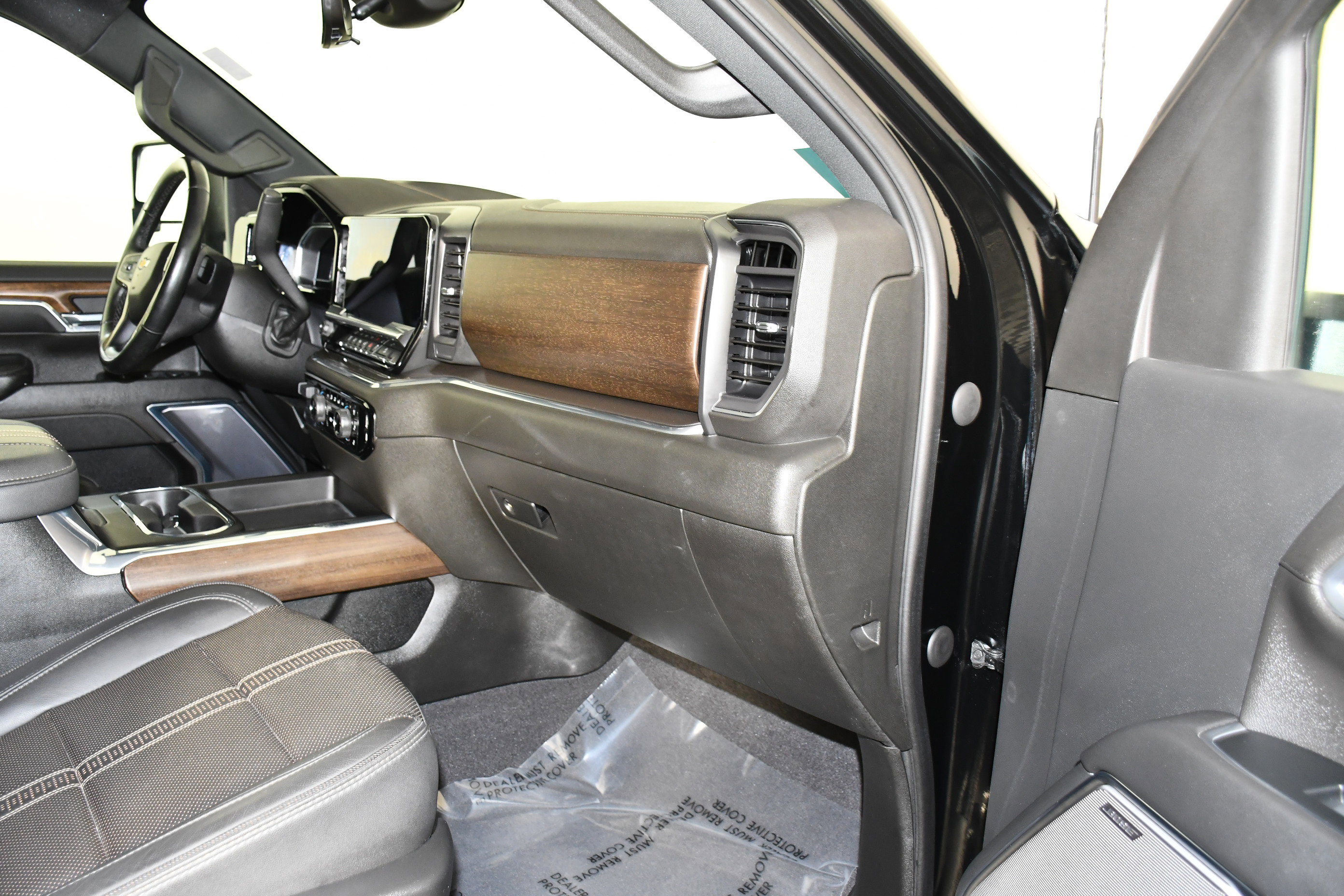 Used 2024 Chevrolet Silverado 3500 High Country w/ High Country Premium Package AWD/4WD image 48