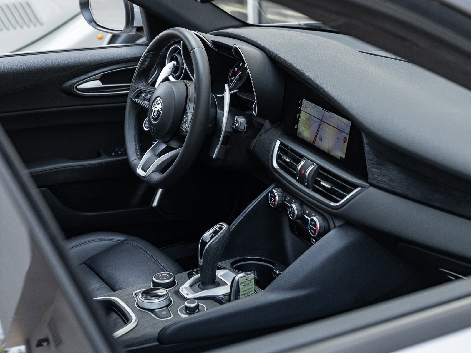 Used 2023 Alfa Romeo Giulia Sprint image 13