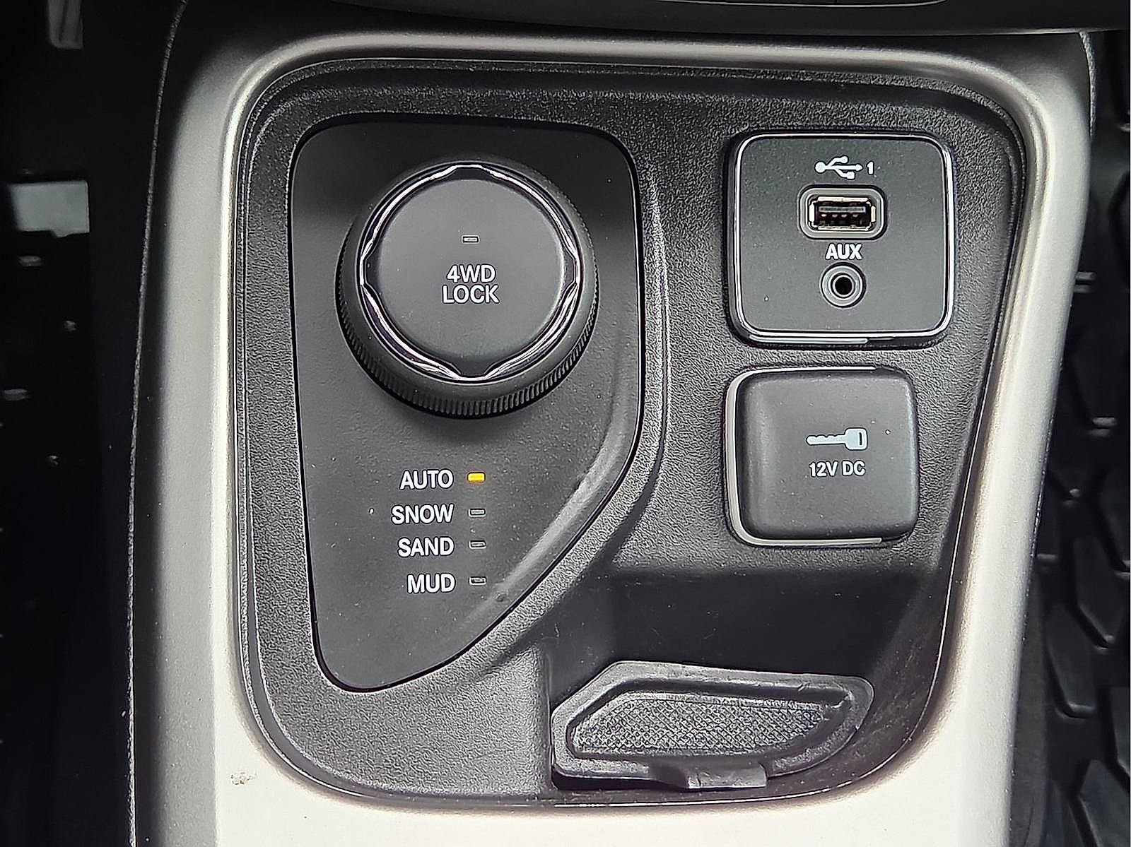 Used 2021 Jeep Compass Sport w/ Cold Weather Group image 18