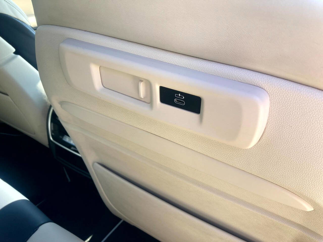 Used 2022 BMW X5 xDrive40i w/ M Sport Package image 19