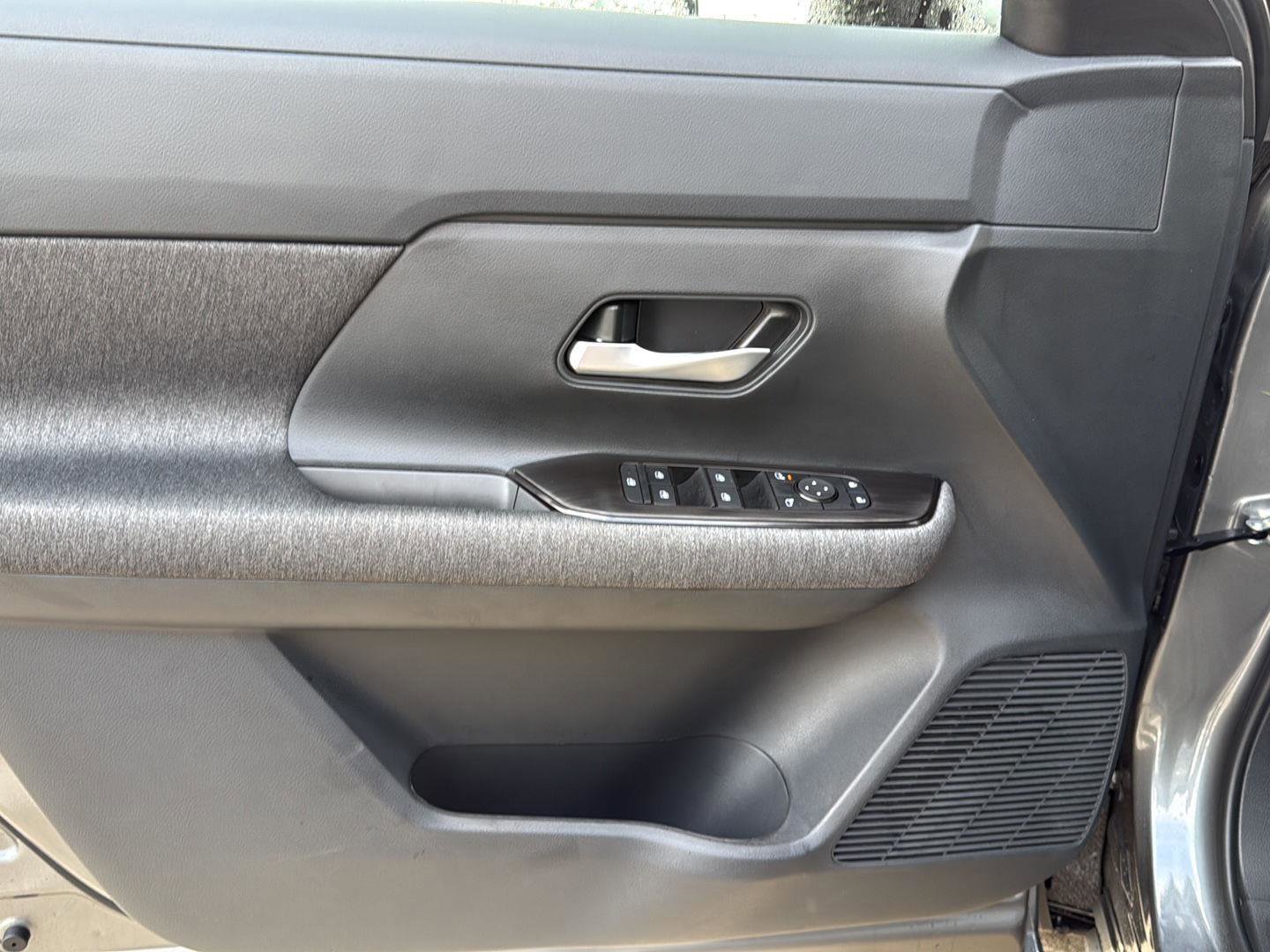 New 2026 Nissan Kicks SV w/ SV Premium Package image 12