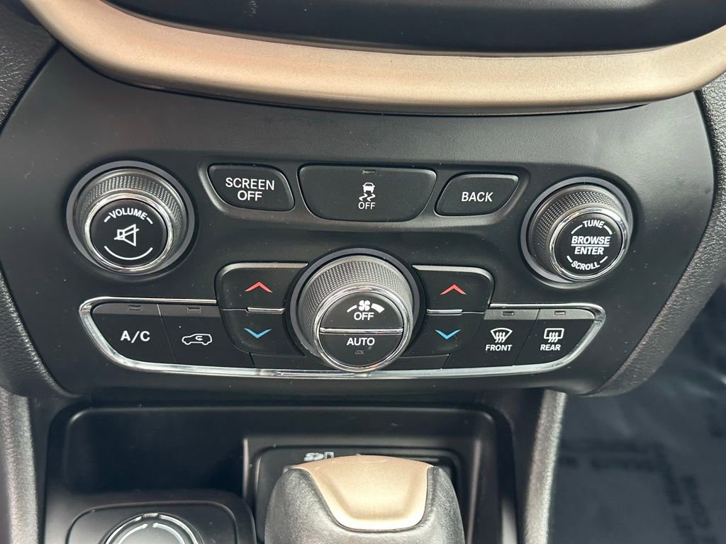 Used 2018 Jeep Cherokee Limited w/ High Altitude Package AWD/4WD image 31