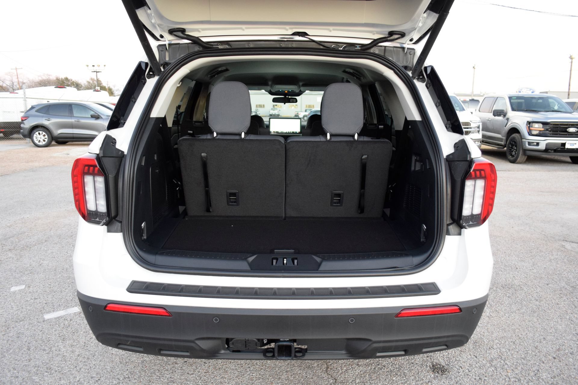 New 2026 Ford Explorer Active RWD image 22