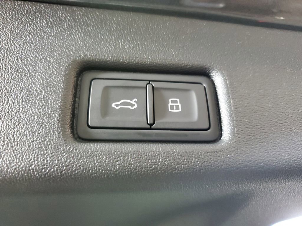 New 2026 Audi SQ5 Premium Plus image 9