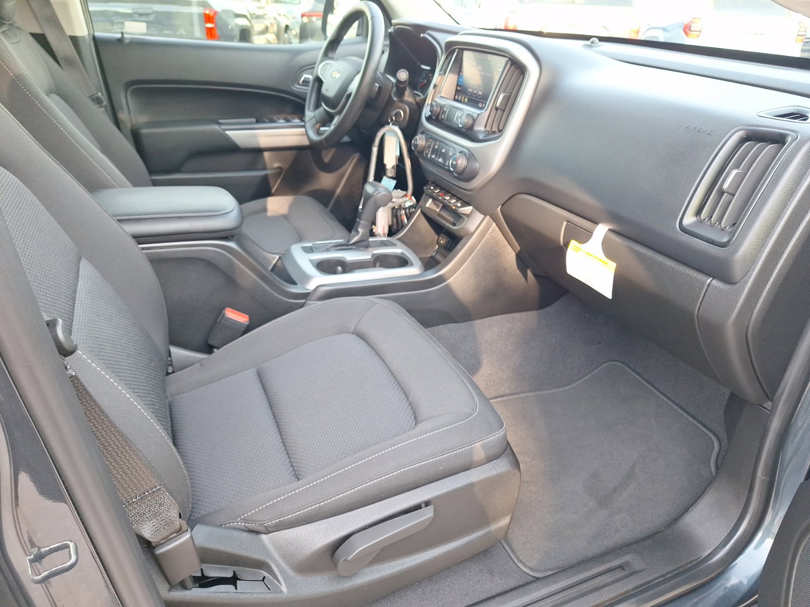 Used 2020 Chevrolet Colorado LT w/ Safety Package RWD image 33