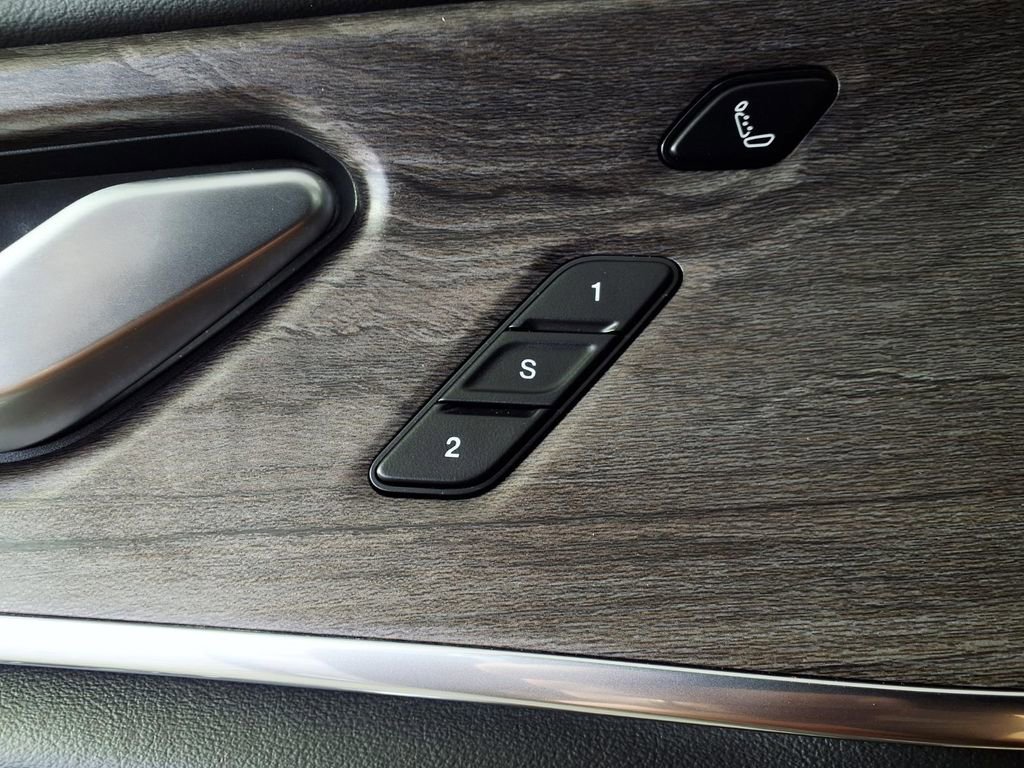 Used 2022 Jeep Grand Cherokee L Overland w/ Luxury Tech Group IV image 19