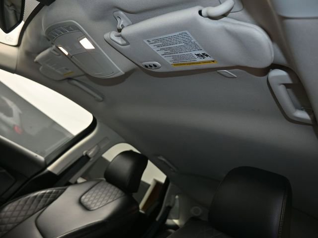 Used 2024 Ford Edge Titanium image 23