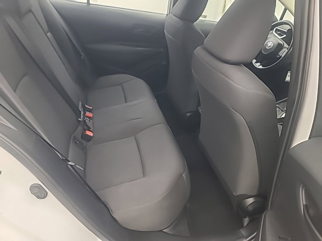 Used 2025 Toyota Corolla LE FWD image 18