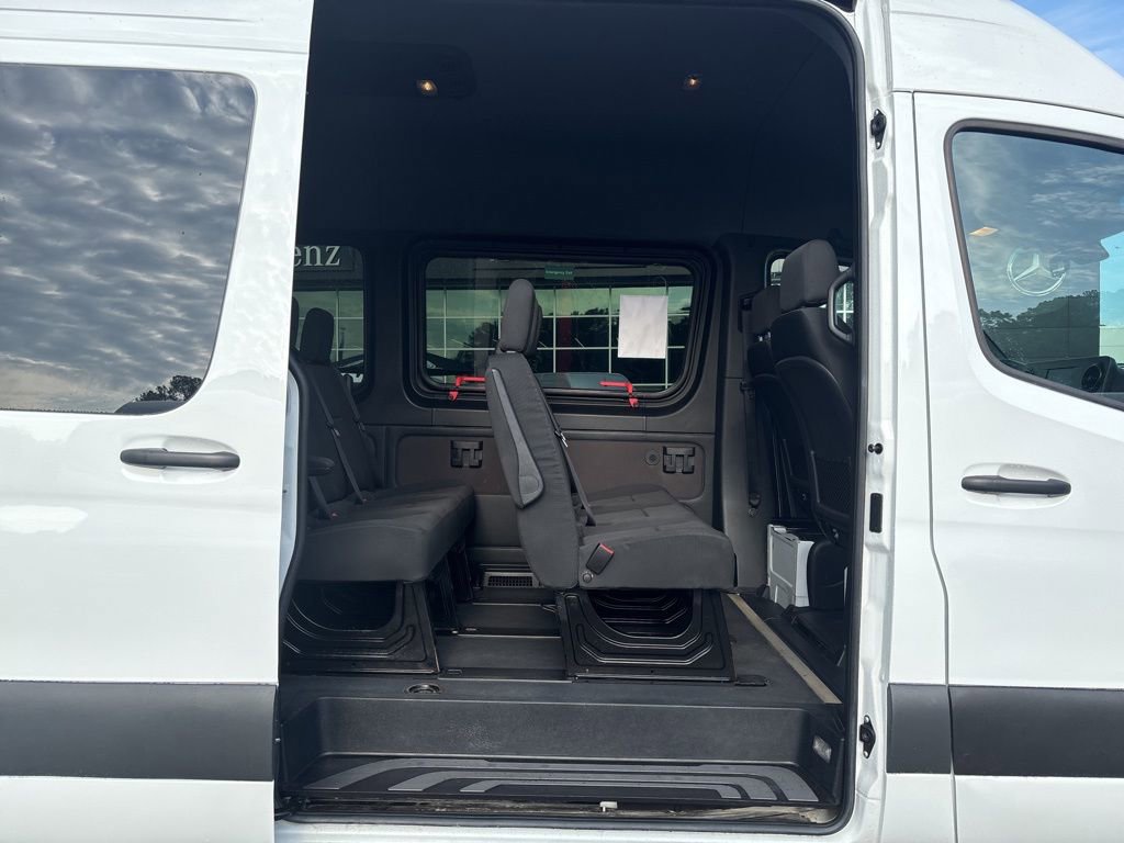 Used 2024 Mercedes-Benz Sprinter 2500 image 17