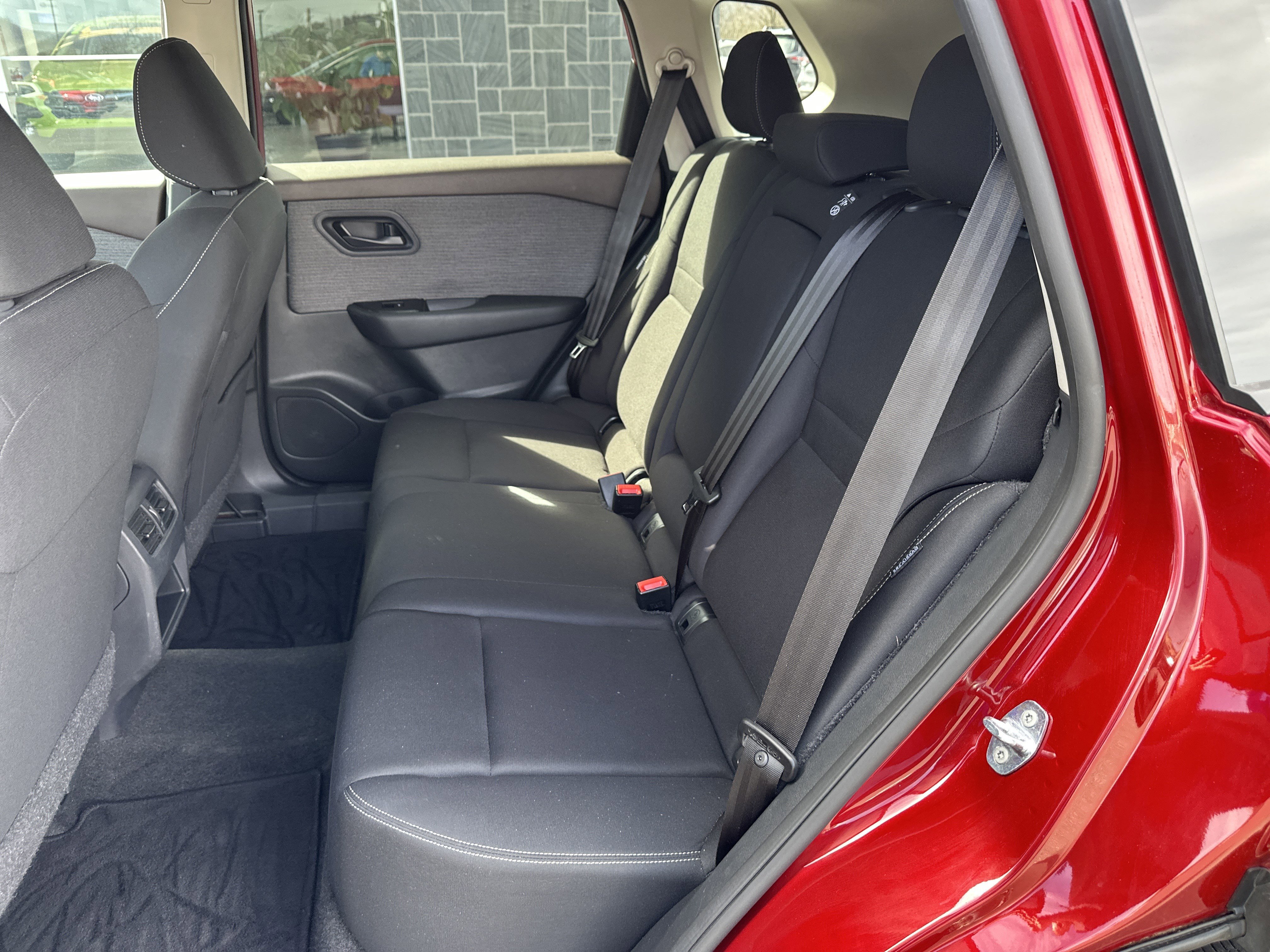 Used 2023 Nissan Rogue S image 13