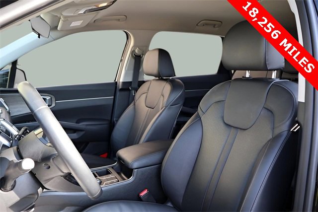 Used 2022 Kia Sorento S image 13