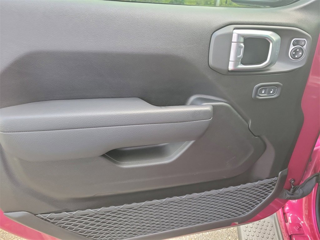 Used 2024 Jeep Wrangler Sport S image 10