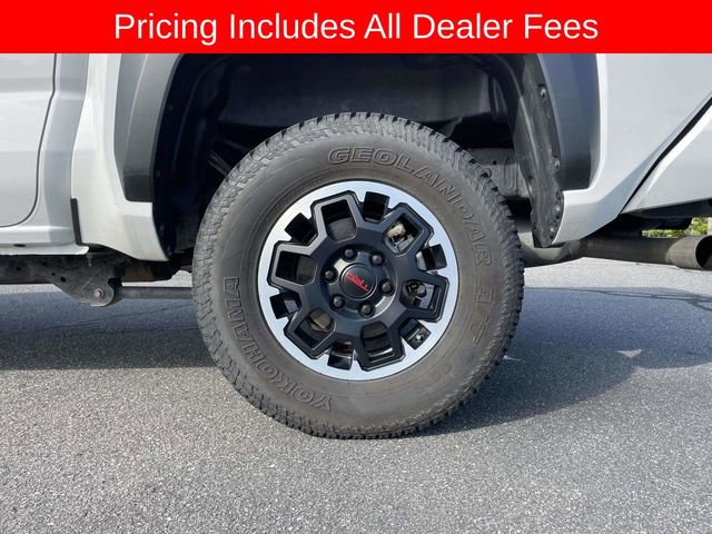 Used 2024 Toyota Tacoma TRD Off-Road AWD/4WD image 9