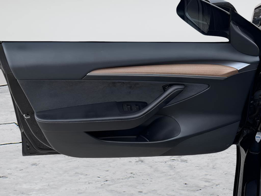 Used 2023 Tesla Model 3 Standard Range image 15