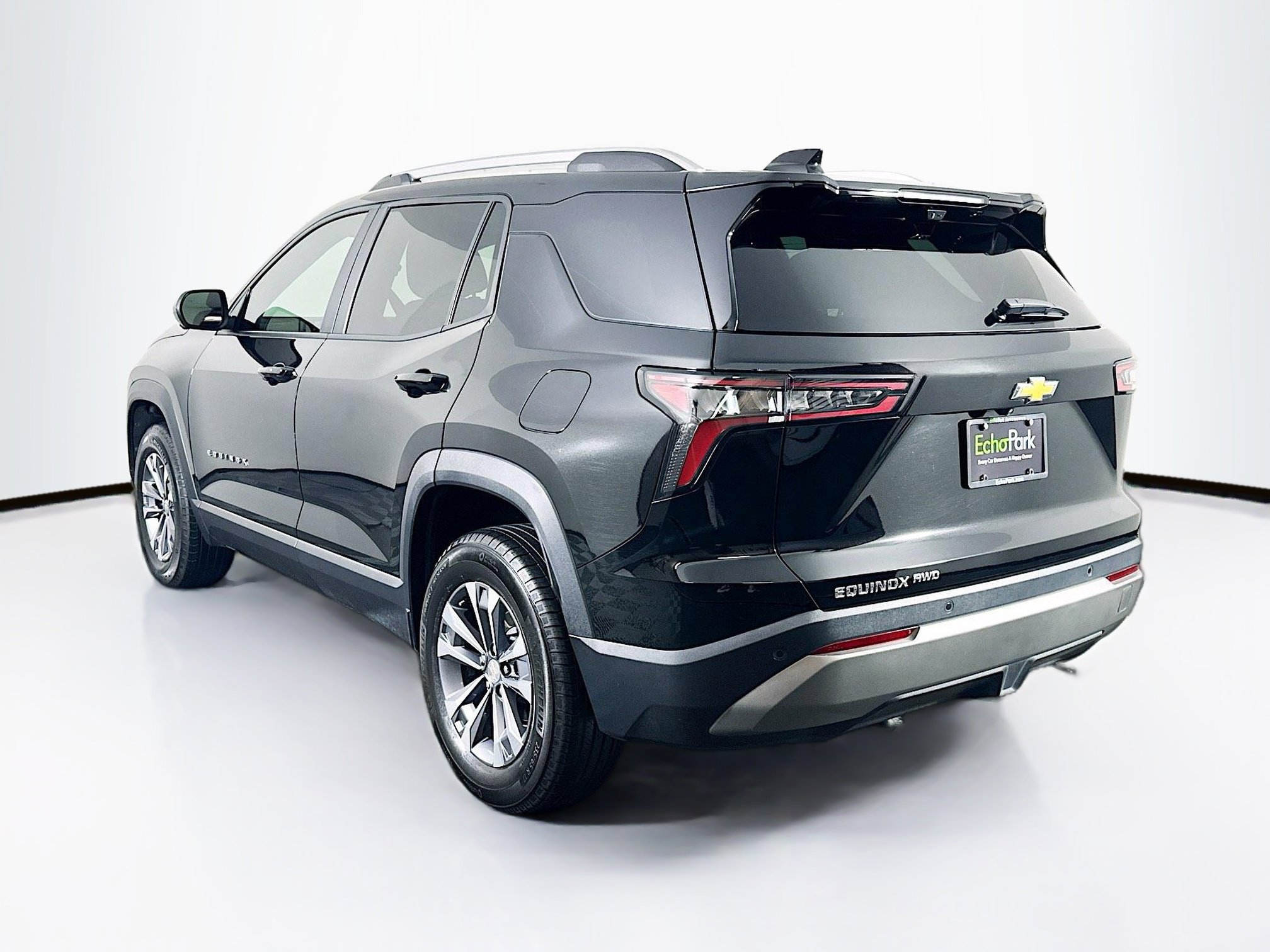 Used 2025 Chevrolet Equinox LT w/ Convenience Package II image 5