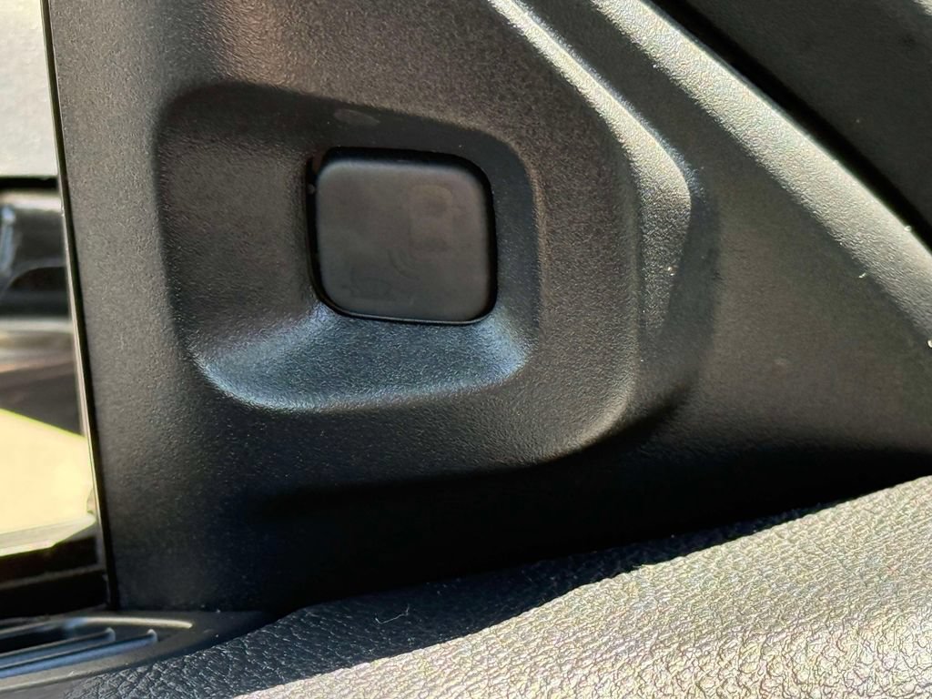 Certified 2023 Acura MDX w/ Technology Package AWD/4WD image 18