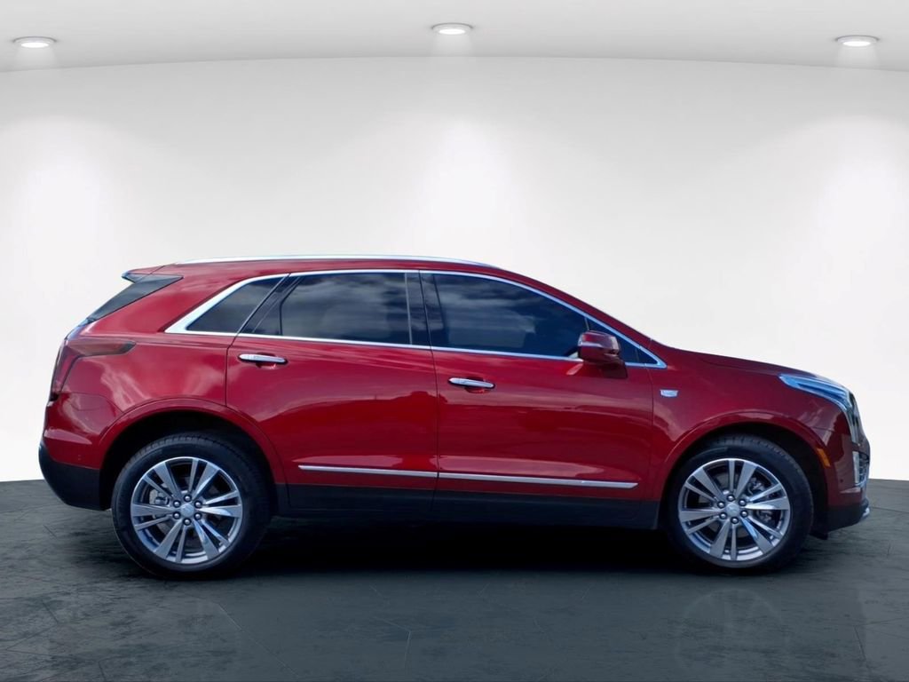 Used 2025 Cadillac XT5 Premium Luxury w/ Technology Package AWD/4WD image 5