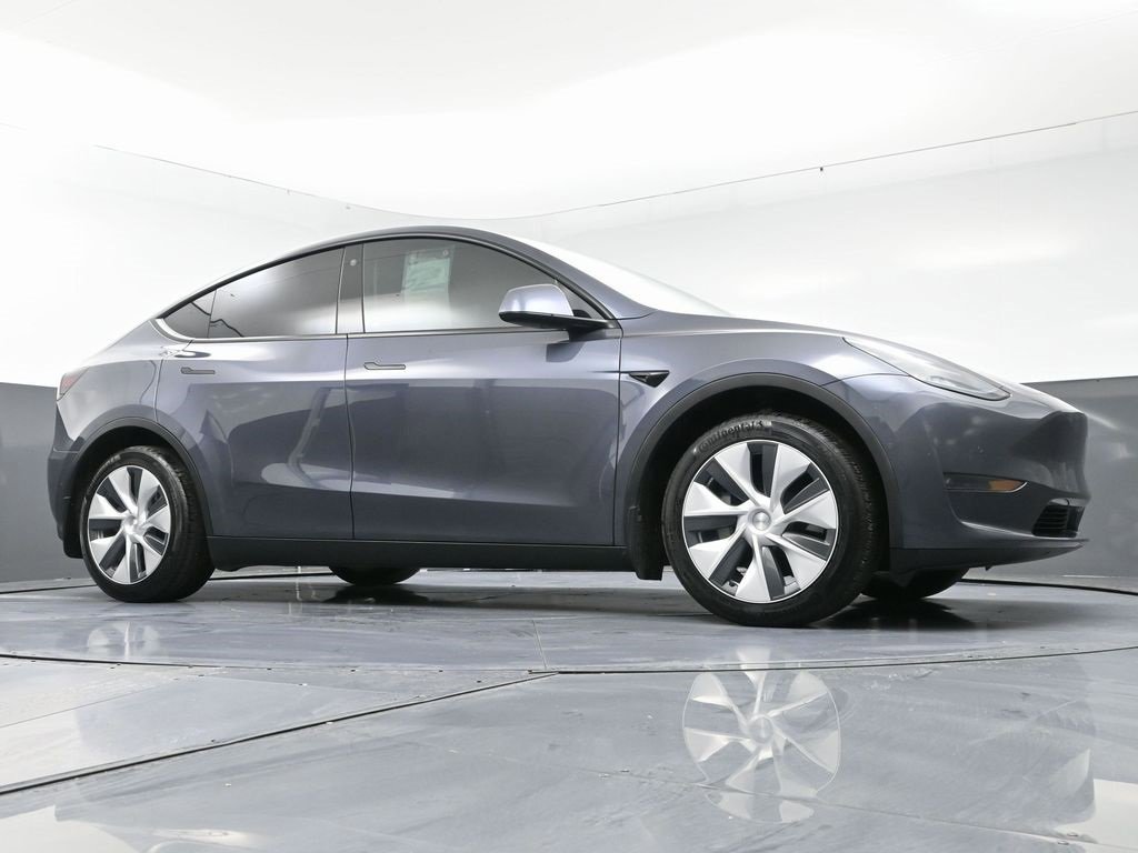 Used 2021 Tesla Model Y Long Range image 52