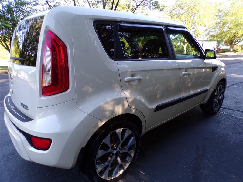Used 2012 Kia Soul ! FWD image 10