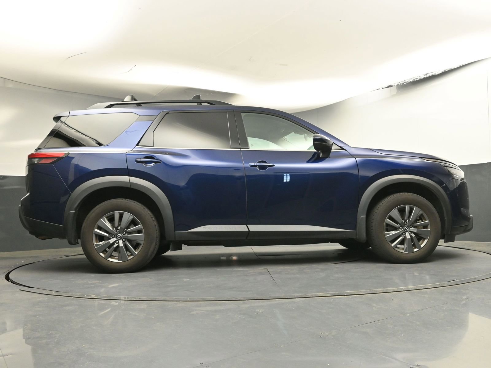 Used 2023 Nissan Pathfinder SV w/ SV Premium Package image 26