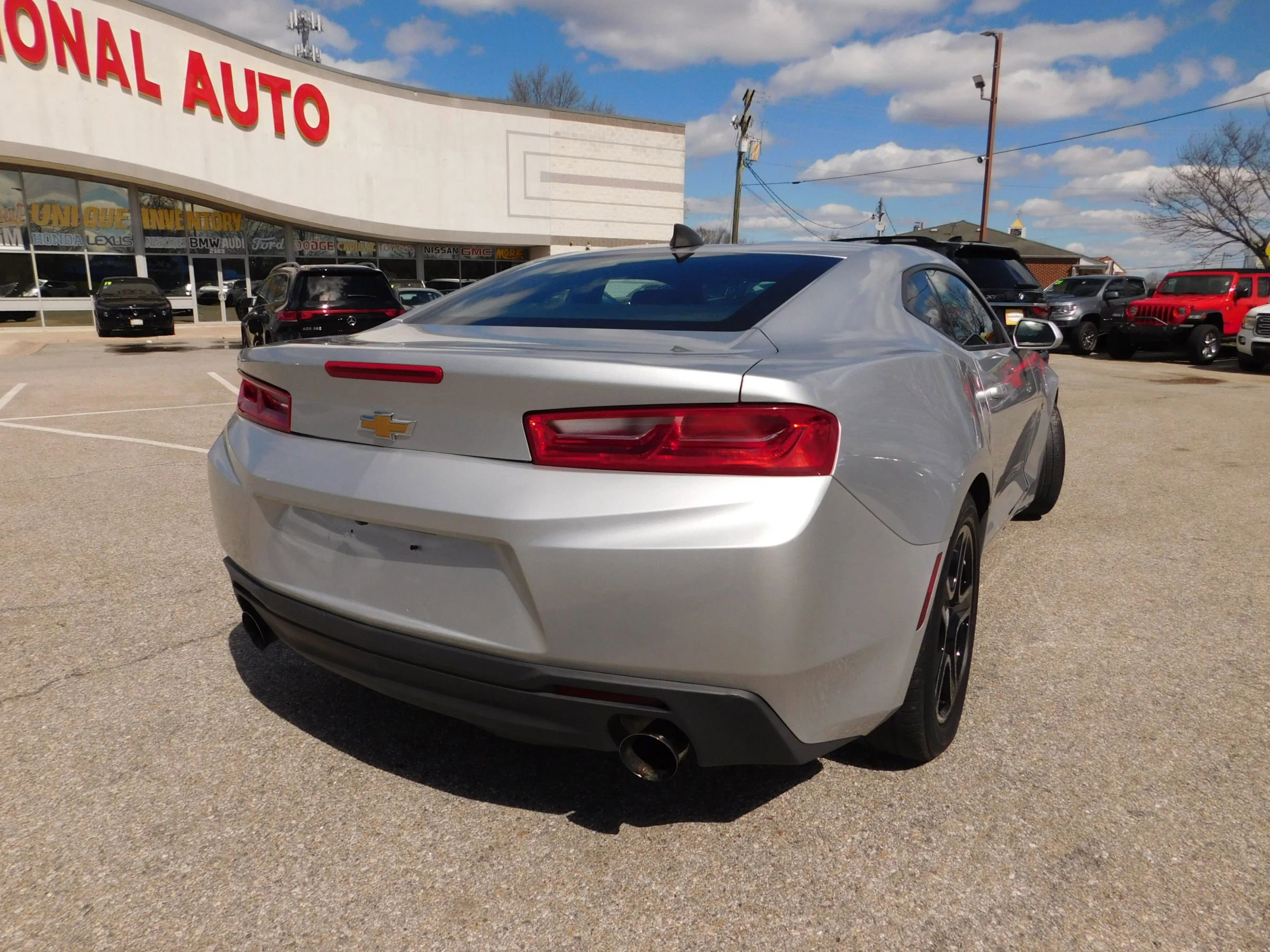 Used 2018 Chevrolet Camaro LS RWD image 5