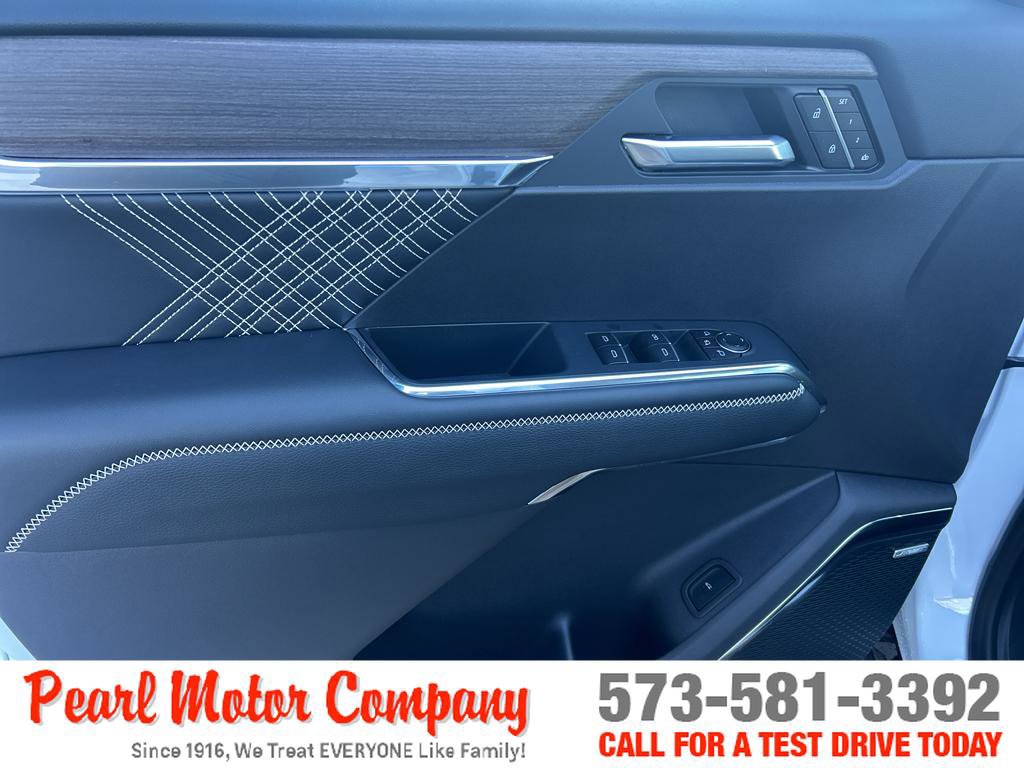 New 2026 GMC Acadia Denali w/ Super Cruise Package image 9