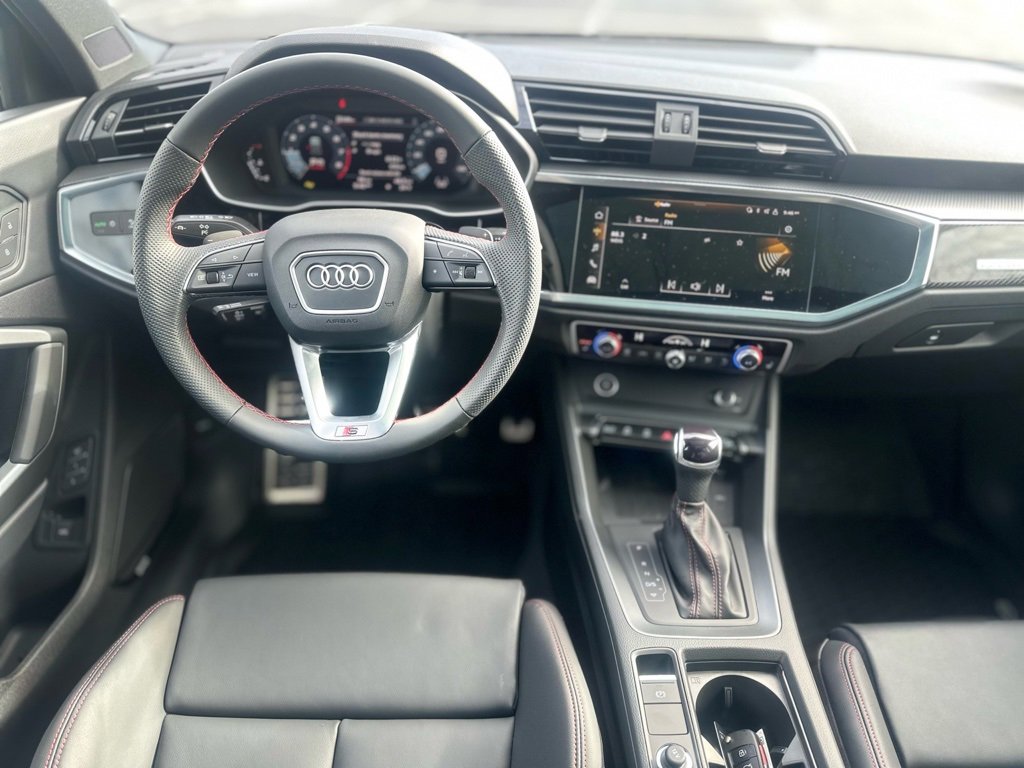 Used 2025 Audi Q3 2.0T Premium Plus image 11