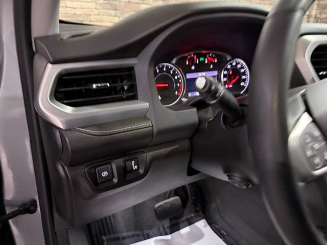 Used 2023 GMC Acadia SLT w/ Elevation Edition image 13