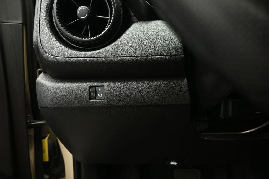 Used 2023 Chevrolet Colorado W/T RWD image 12