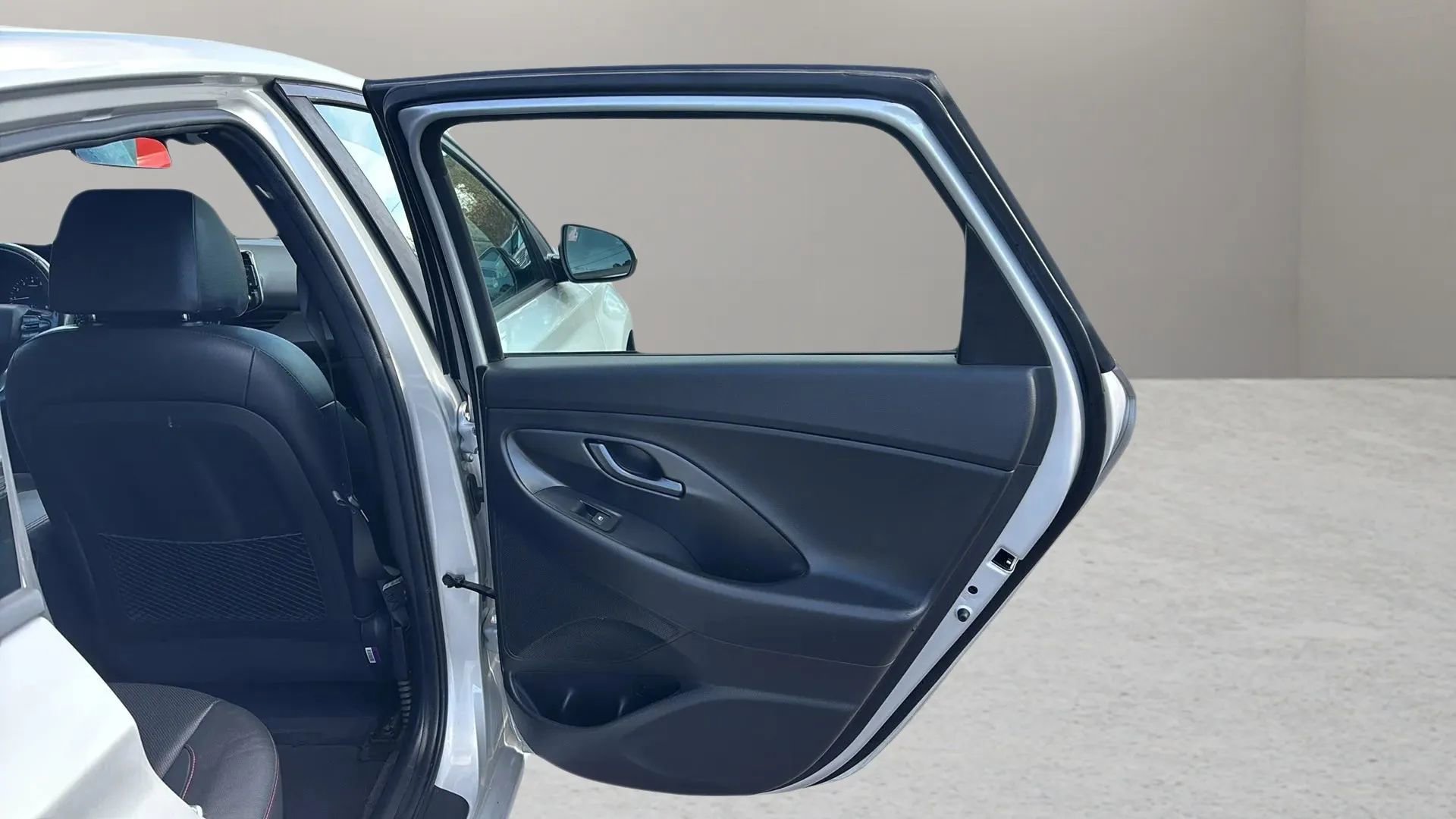 Used 2019 Hyundai Elantra GT N Line image 41