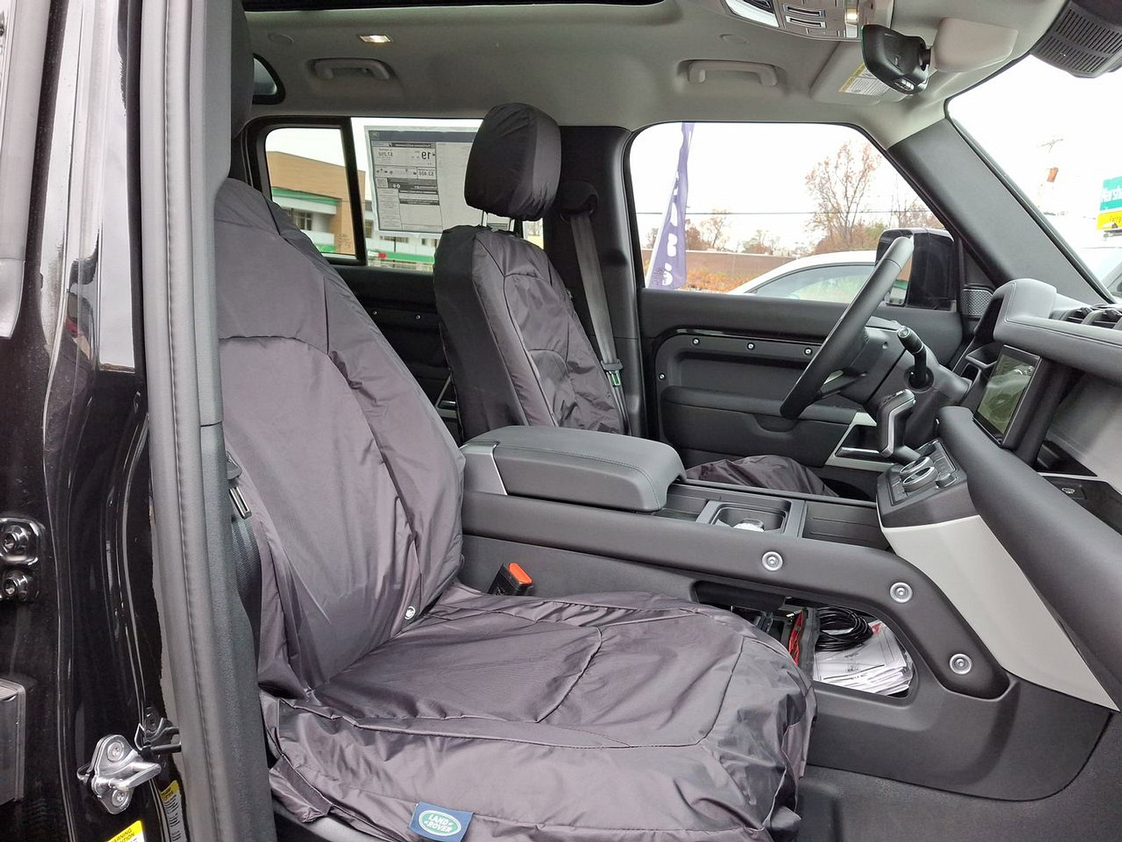 Used 2024 Land Rover Defender 110 S image 24