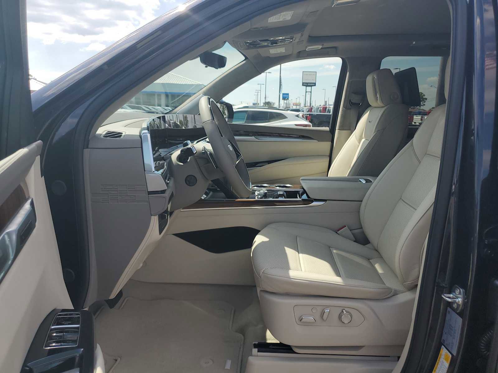 New 2025 Cadillac Escalade Sport Platinum w/ LPO, ONYX Package image 15