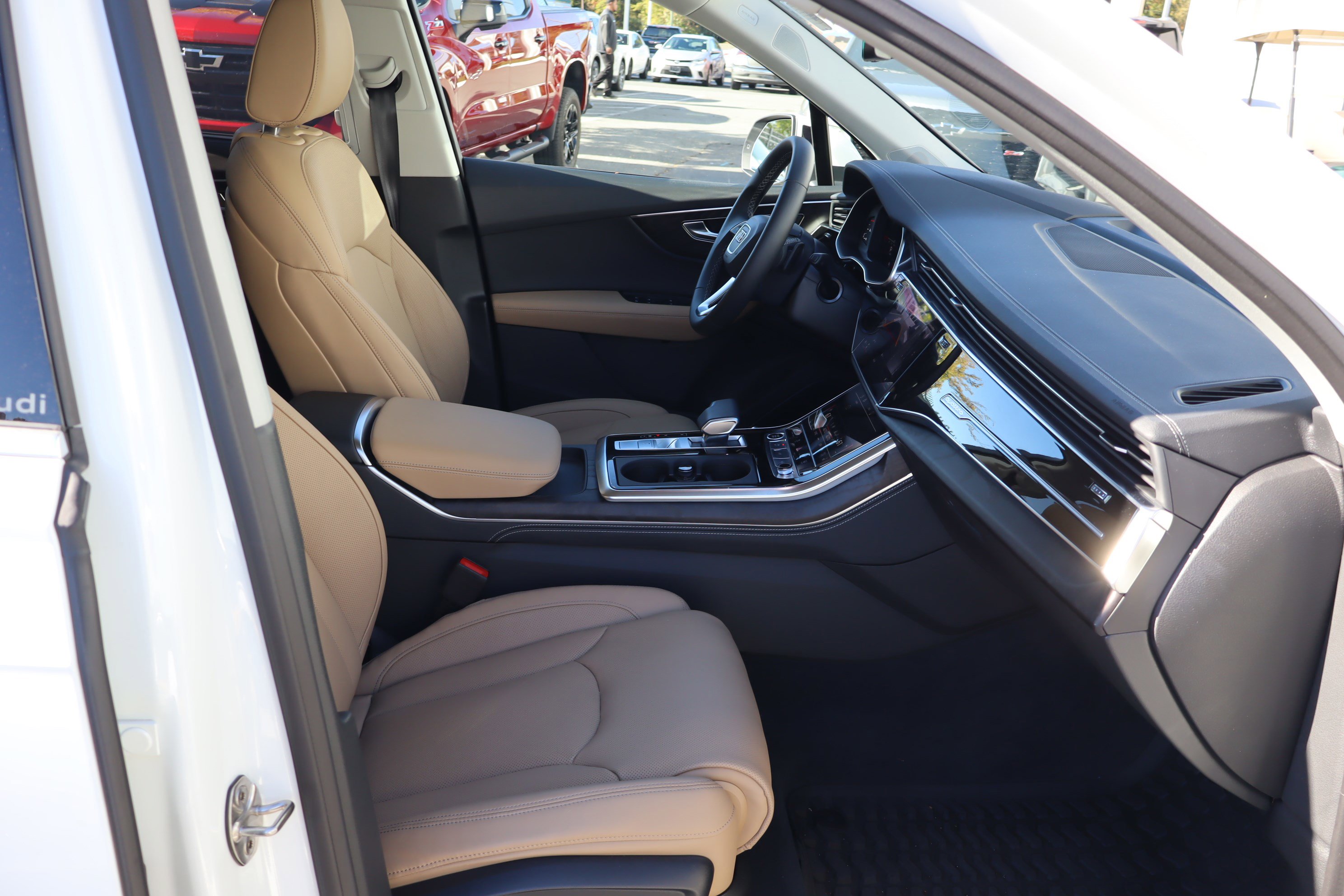 Used 2025 Audi Q7 3.0T Prestige w/ Prestige Package image 38