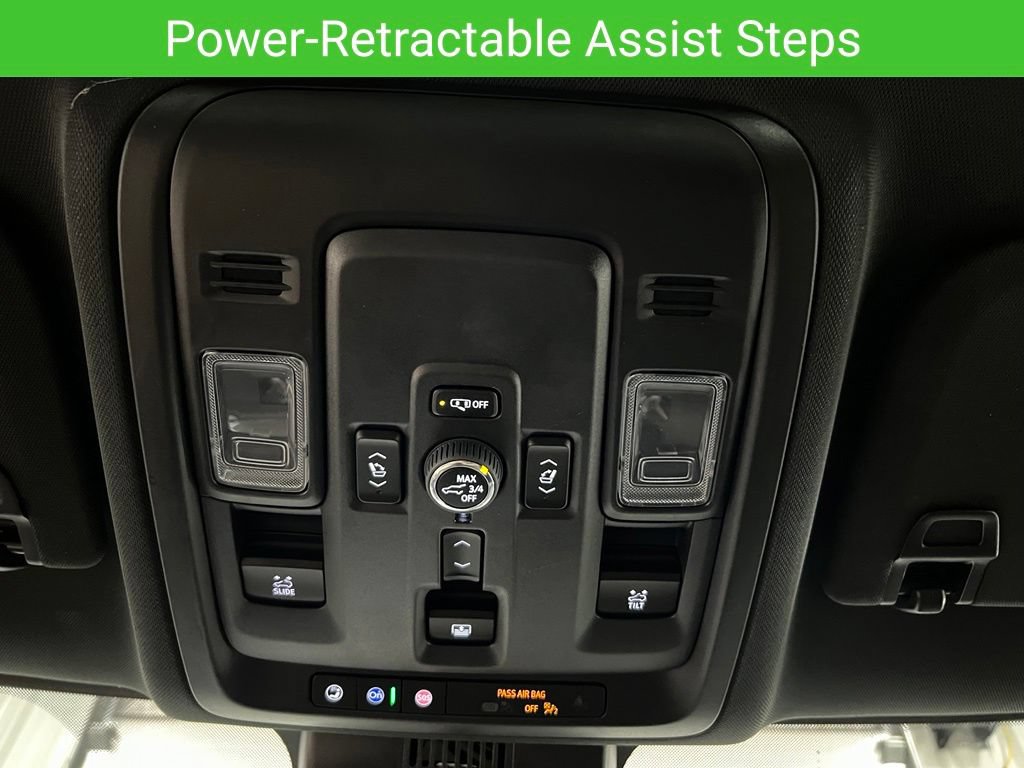 Certified 2025 Chevrolet Suburban High Country AWD/4WD image 27