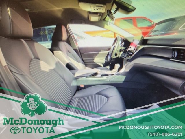 Used 2024 Toyota Camry SE image 18