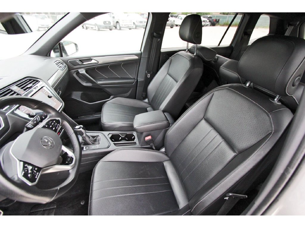 Used 2022 Volkswagen Tiguan SE R-Line FWD image 33