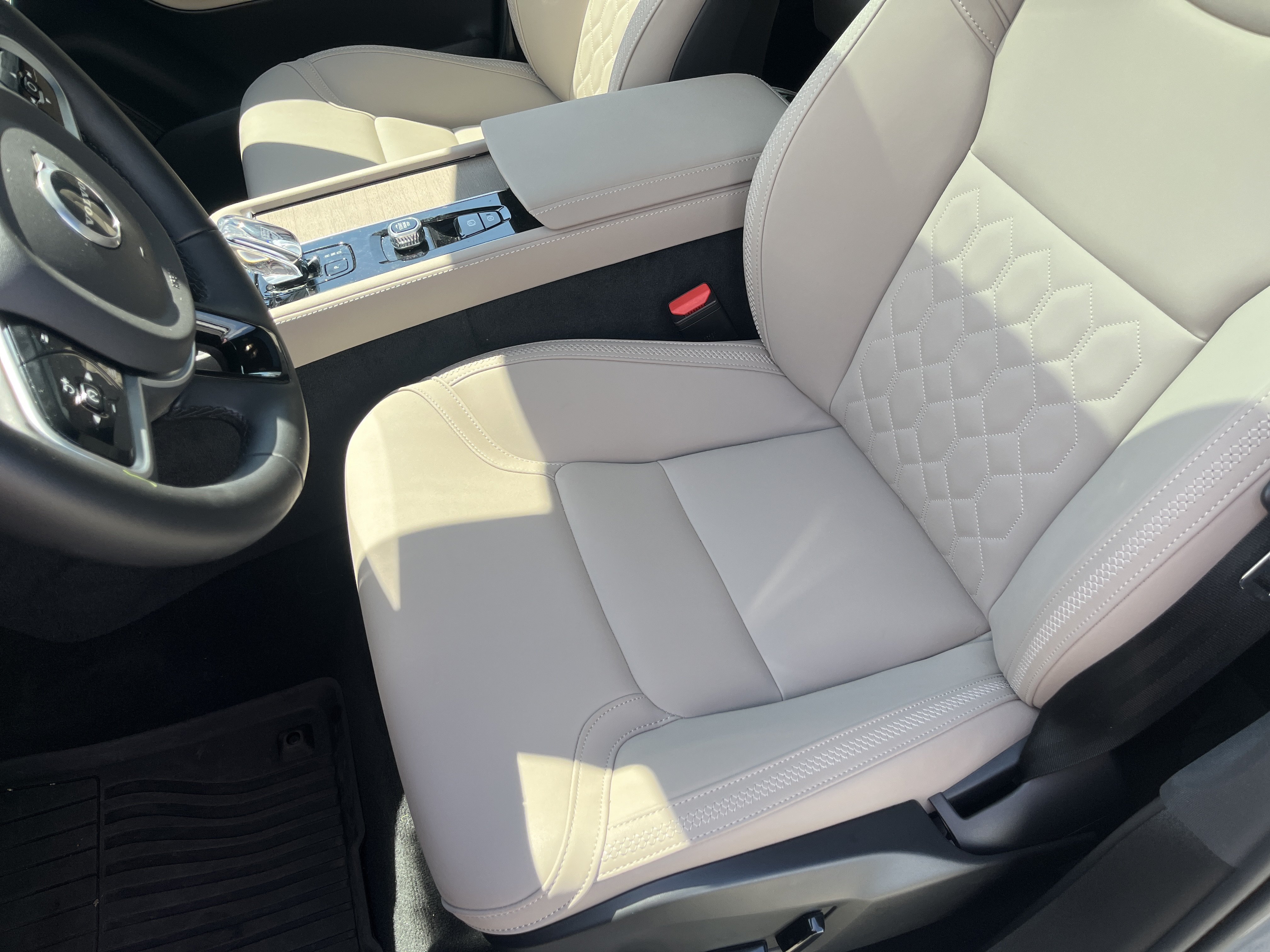 New 2026 Volvo XC90 B6 Plus w/ Protection Package Premier AWD/4WD image 23
