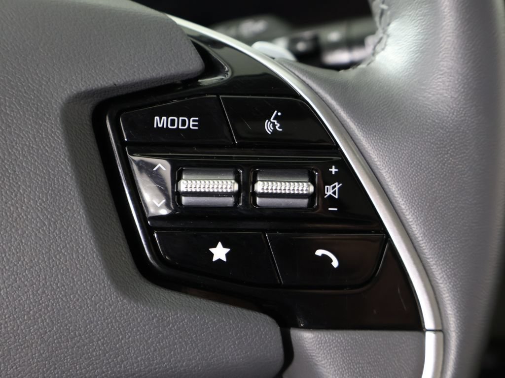Used 2023 Kia Niro EX Touring FWD image 44