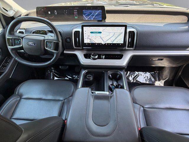 Certified 2025 Ford Expedition Active AWD/4WD image 3