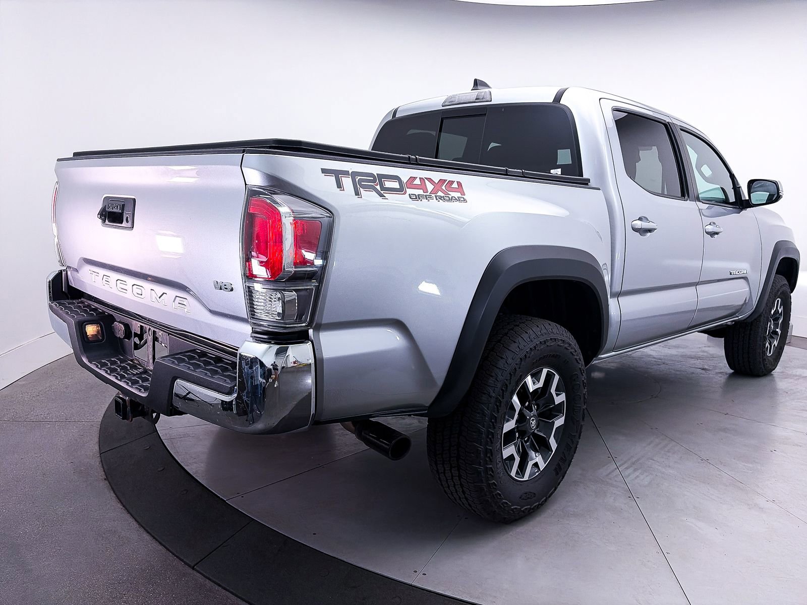 Used 2023 Toyota Tacoma TRD Off-Road AWD/4WD image 15
