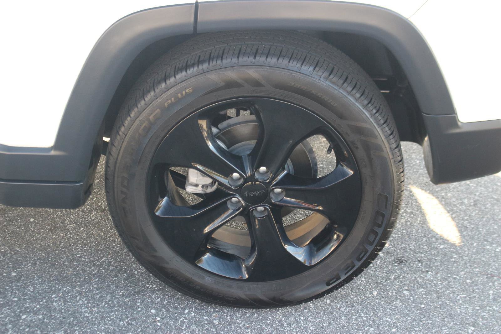 Used 2021 Jeep Compass Latitude w/ Sun and Sound Group image 32