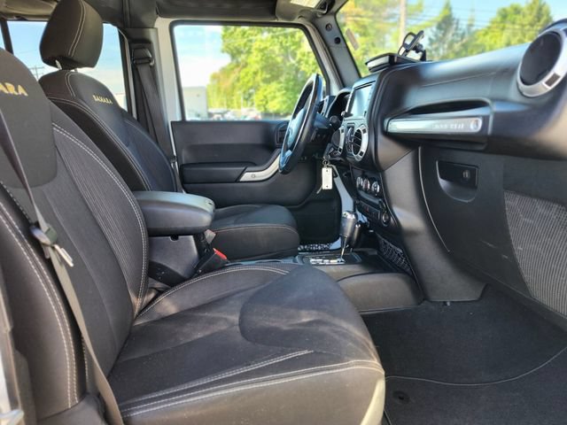 Used 2014 Jeep Wrangler Unlimited Sahara w/ Connectivity Group AWD/4WD image 11