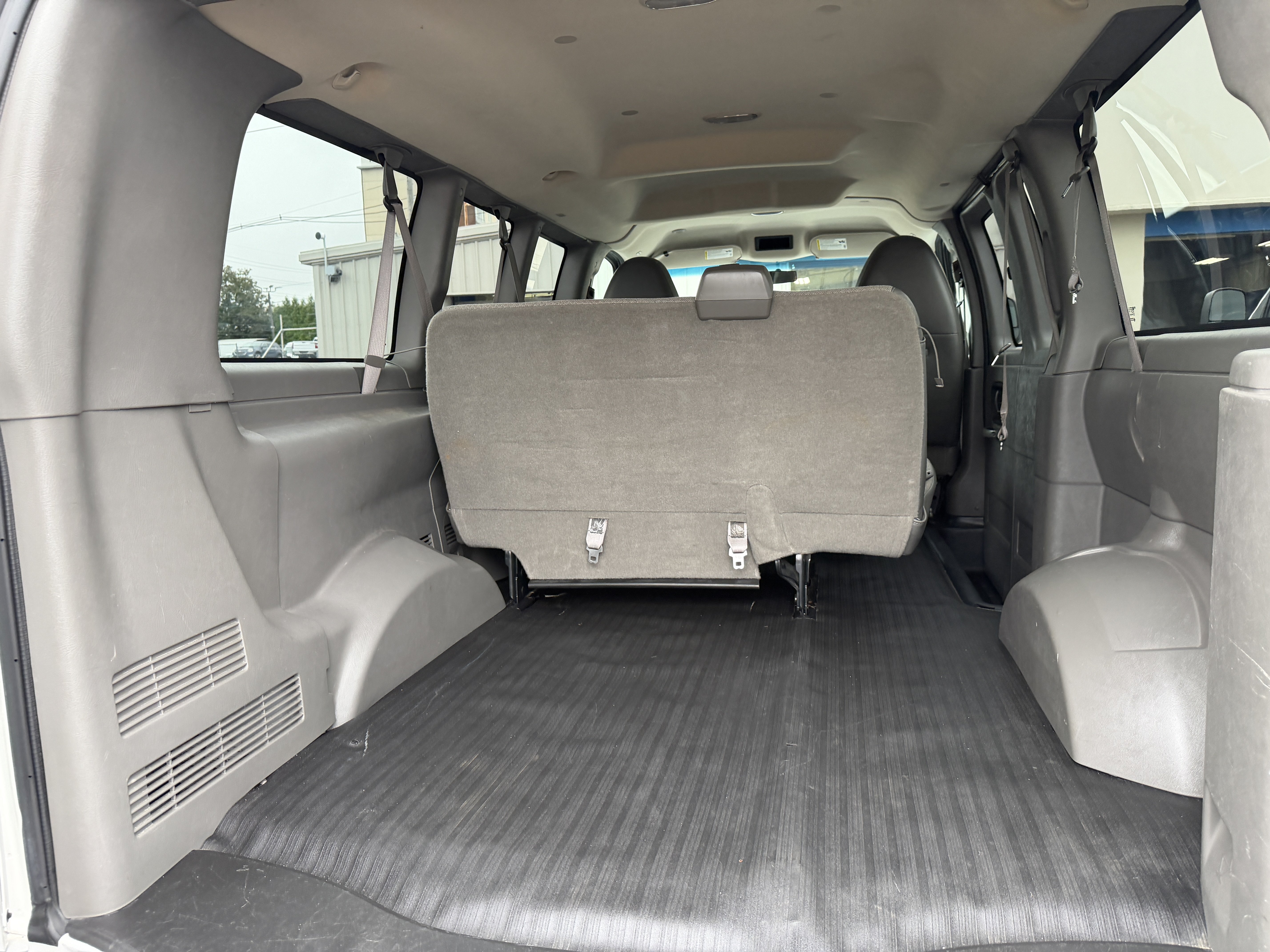 Used 2013 Chevrolet Express 1500 LS RWD image 23