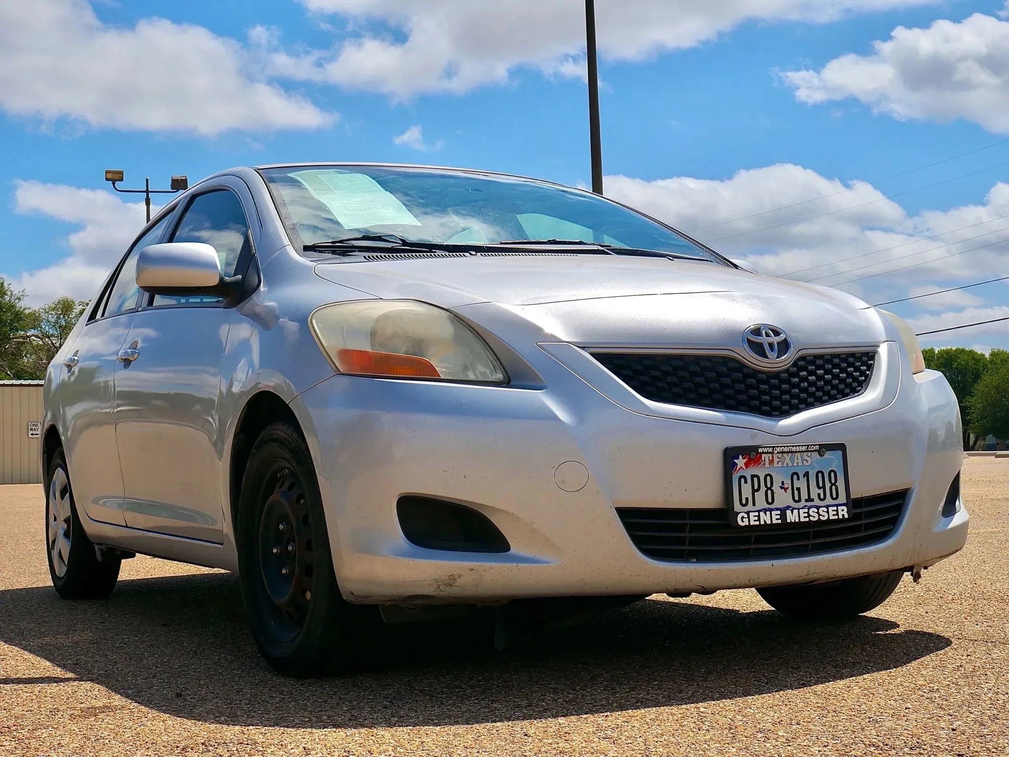 Used 2010 Toyota Yaris Sedan FWD image 3